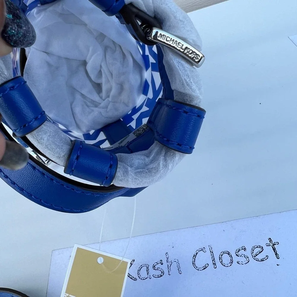 Michael Kors Water Bottle Crossbody Holder MK Giftable Electric Blue - Picture 2 of 10